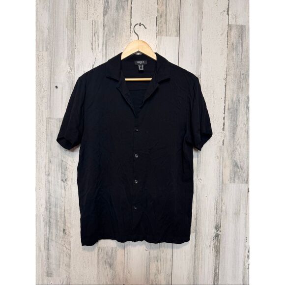 Forever 21 Men Black Short Sleeve Button-Up Shirt Size M Rayon NWT - Picture 2 of 6